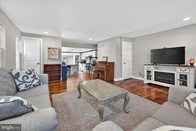 54 HANOVER ST., Pemberton, NJ 08068