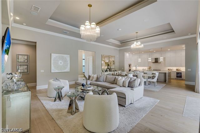 760 Park Shore DR, Naples, FL 34103