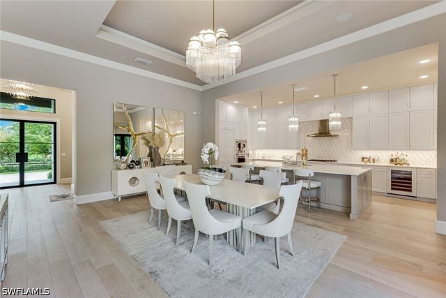 760 Park Shore DR, Naples, FL 34103