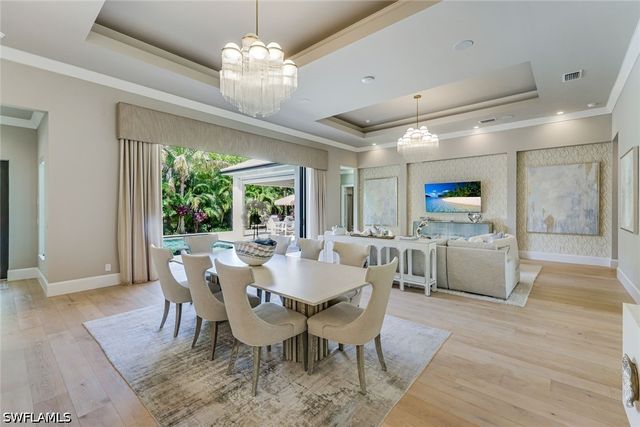 760 Park Shore DR, Naples, FL 34103