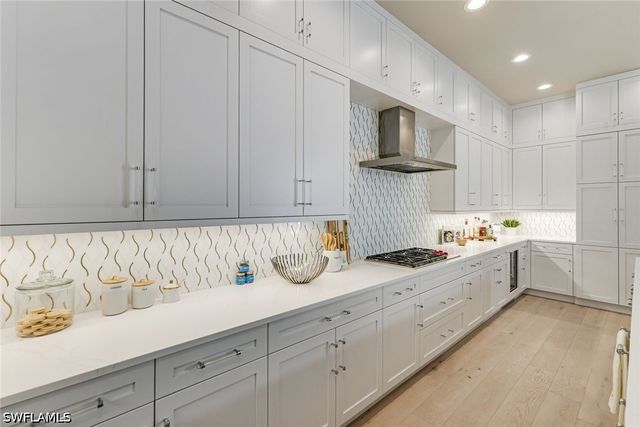 760 Park Shore DR, Naples, FL 34103