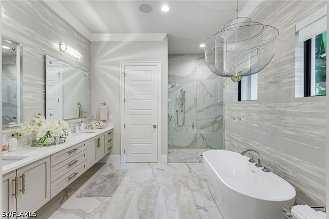760 Park Shore DR, Naples, FL 34103
