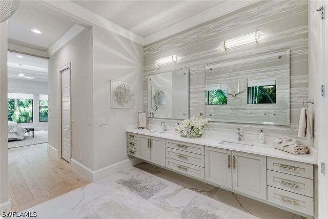760 Park Shore DR, Naples, FL 34103