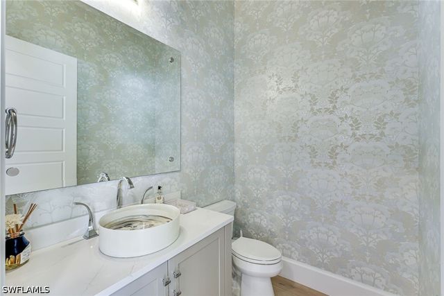 760 Park Shore DR, Naples, FL 34103