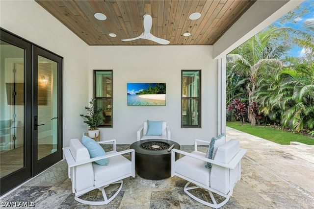 760 Park Shore DR, Naples, FL 34103