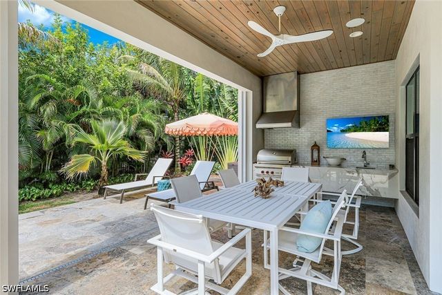 760 Park Shore DR, Naples, FL 34103
