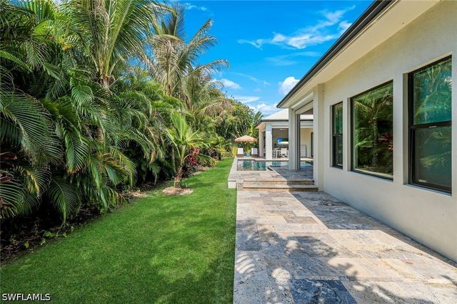 760 Park Shore DR, Naples, FL 34103