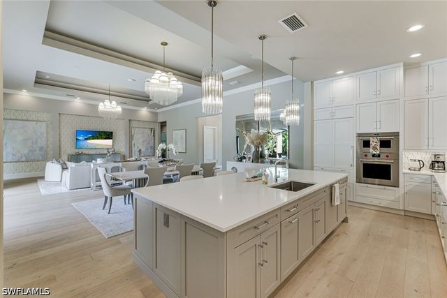 760 Park Shore DR, Naples, FL 34103