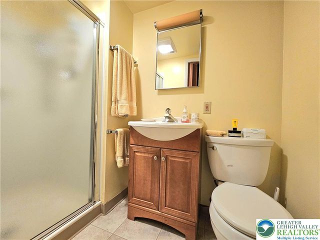 3933 Norfolk Drive, Bethlehem Twp, PA 18020