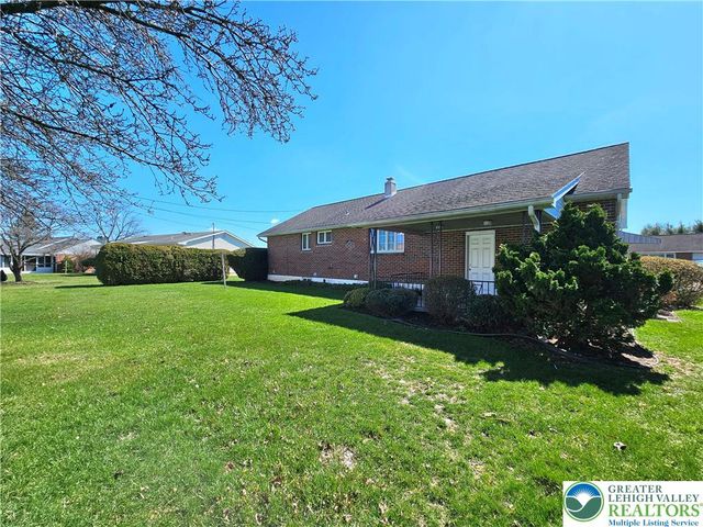 3933 Norfolk Drive, Bethlehem Twp, PA 18020
