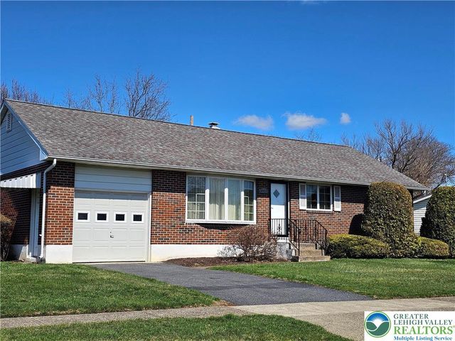 3933 Norfolk Drive, Bethlehem Twp, PA 18020