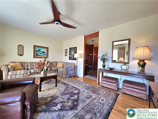 3933 Norfolk Drive, Bethlehem Twp, PA 18020