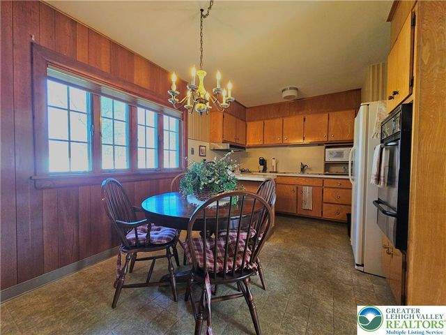 3933 Norfolk Drive, Bethlehem Twp, PA 18020