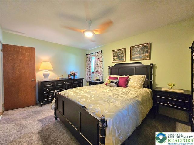 3933 Norfolk Drive, Bethlehem Twp, PA 18020