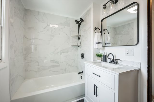 127 Lake Avenue, Parma, NY 14468