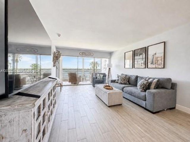 769 Jeffery Street 2-205, Boca Raton, FL 33487