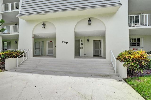 769 Jeffery Street 2-205, Boca Raton, FL 33487