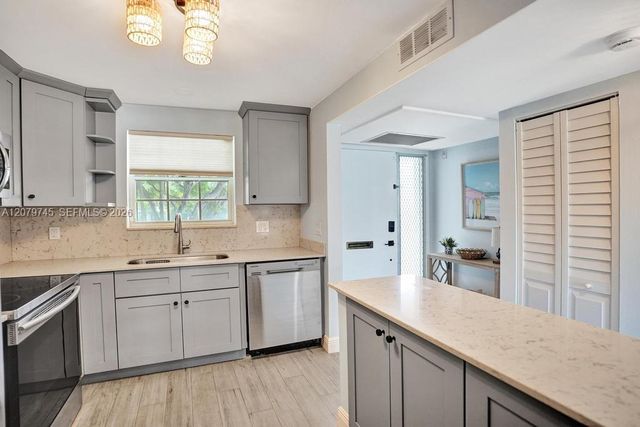 769 Jeffery Street 2-205, Boca Raton, FL 33487