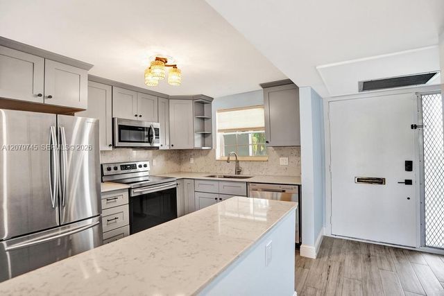 769 Jeffery Street 2-205, Boca Raton, FL 33487