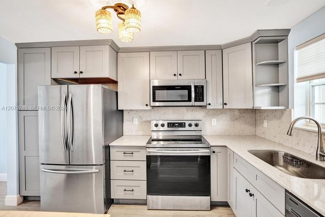 769 Jeffery Street 2-205, Boca Raton, FL 33487