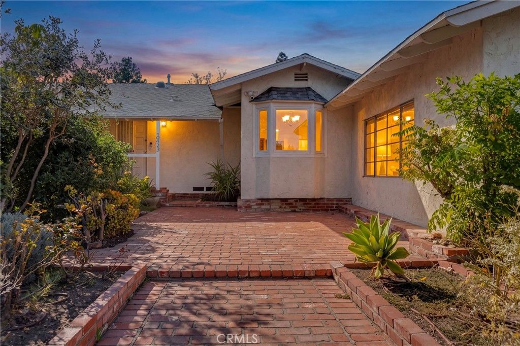 10423 Irondale Avenue, Chatsworth, CA 91311 — photo 2