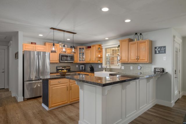 2915 N 25th Street, Ozark, MO 65721