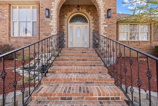 2915 N 25th Street, Ozark, MO 65721