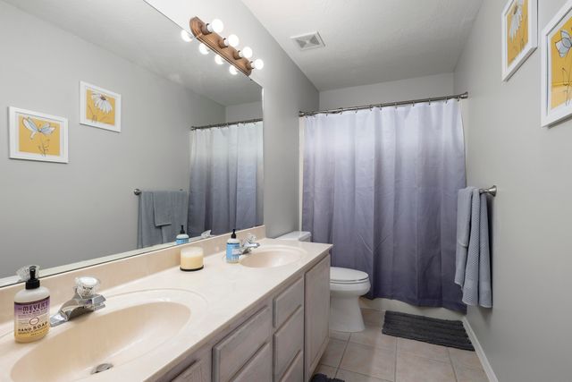 2915 N 25th Street, Ozark, MO 65721