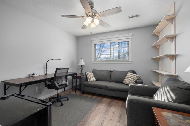 2915 N 25th Street, Ozark, MO 65721