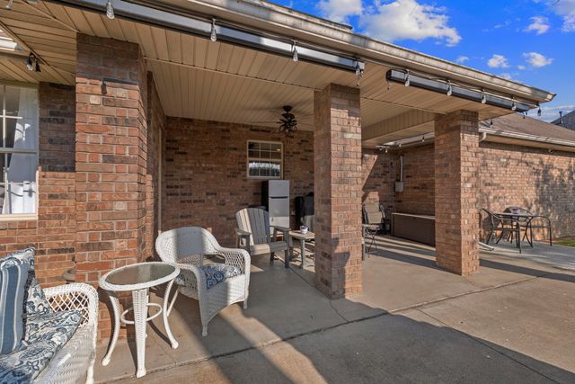 2915 N 25th Street, Ozark, MO 65721