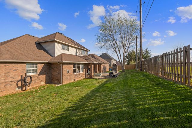 2915 N 25th Street, Ozark, MO 65721