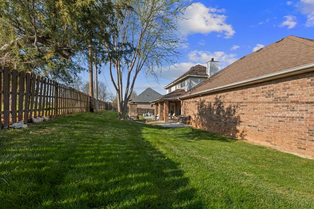 2915 N 25th Street, Ozark, MO 65721