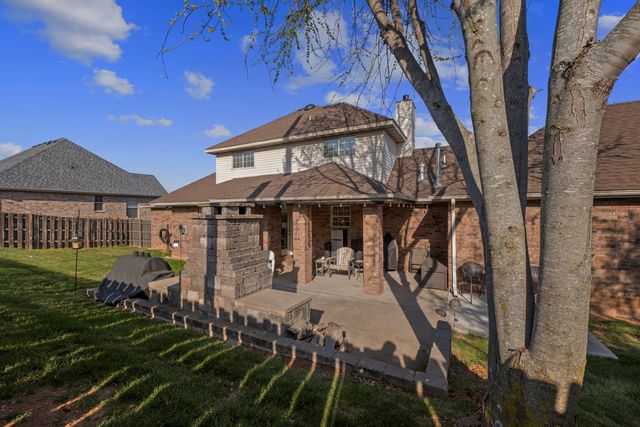 2915 N 25th Street, Ozark, MO 65721