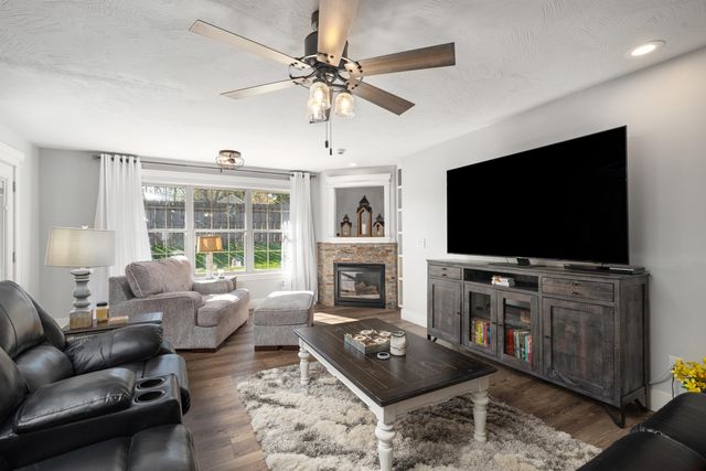 2915 N 25th Street, Ozark, MO 65721