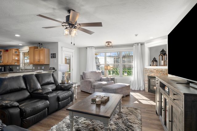 2915 N 25th Street, Ozark, MO 65721