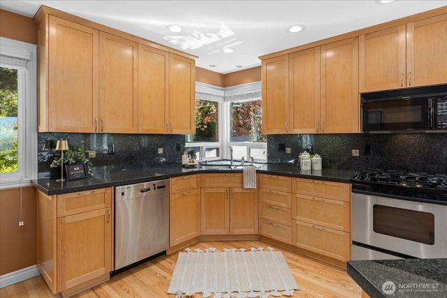 16209 70th Place W, Edmonds, WA 98026