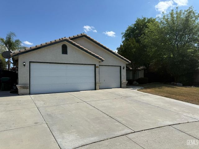 507 Meadow Grove Court, Bakersfield, CA 93308
