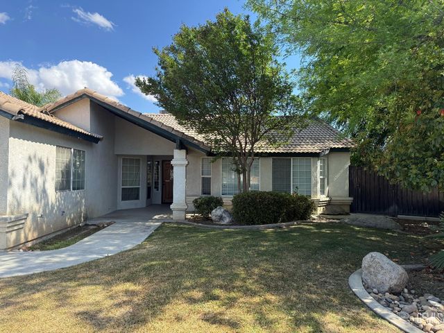 507 Meadow Grove Court, Bakersfield, CA 93308