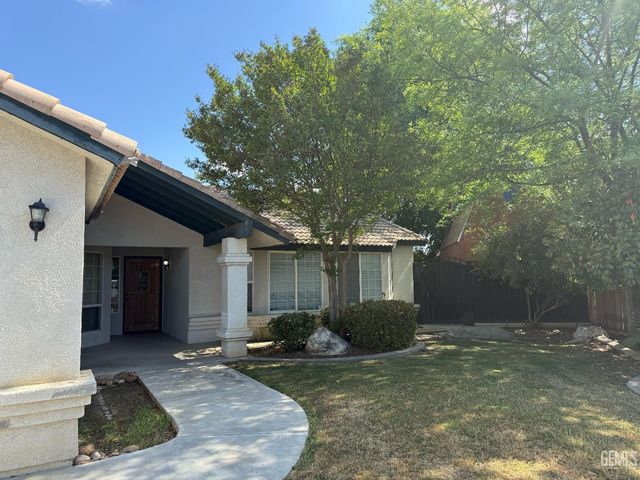 507 Meadow Grove Court, Bakersfield, CA 93308