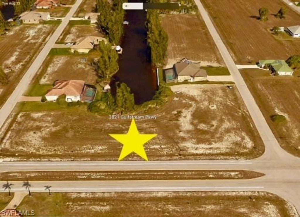Image 12 of property listing at 3821 Gulfstream PKWY, Cape Coral, FL 33993