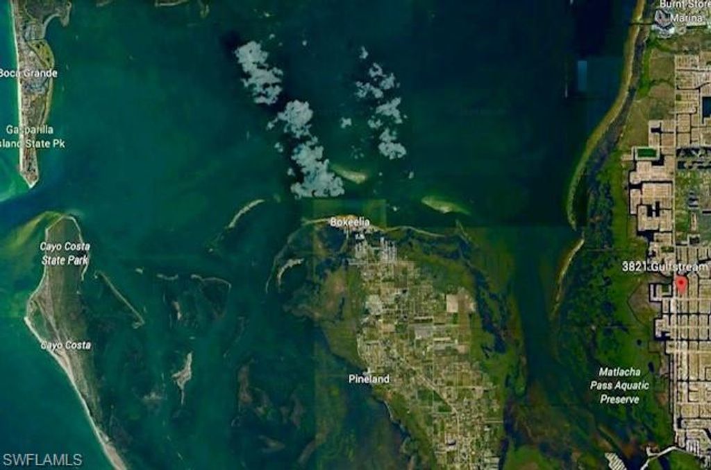 Image 9 of property listing at 3821 Gulfstream PKWY, Cape Coral, FL 33993