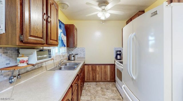 38667 Chestnut Ridge Road, Elyria, OH 44035