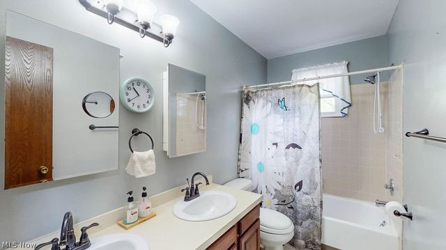 38667 Chestnut Ridge Road, Elyria, OH 44035
