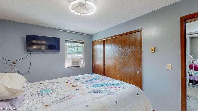 38667 Chestnut Ridge Road, Elyria, OH 44035