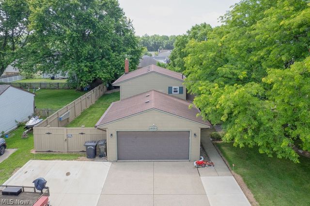 38667 Chestnut Ridge Road, Elyria, OH 44035