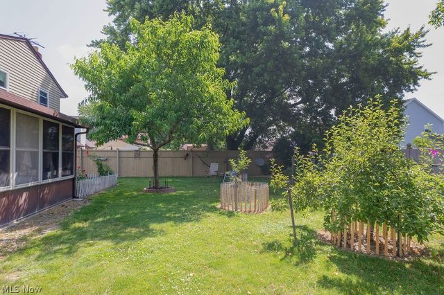 38667 Chestnut Ridge Road, Elyria, OH 44035
