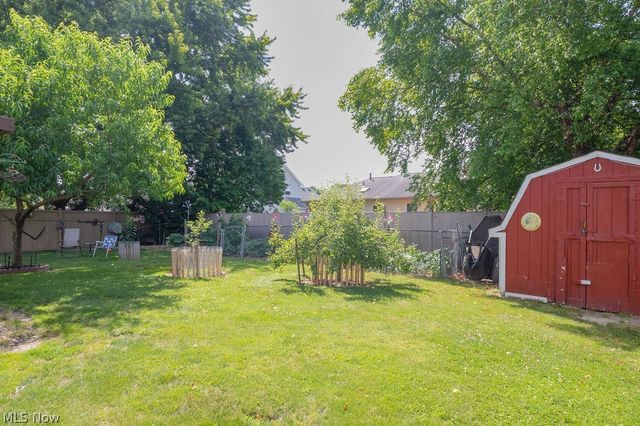 38667 Chestnut Ridge Road, Elyria, OH 44035