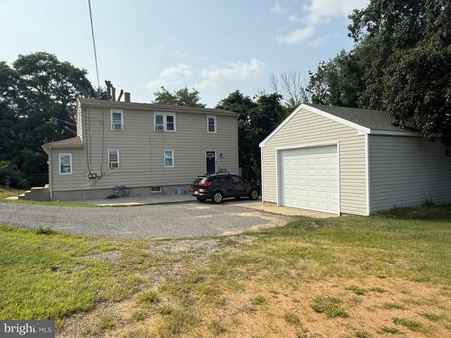 1009 HESSIAN, West Deptford, NJ 08093