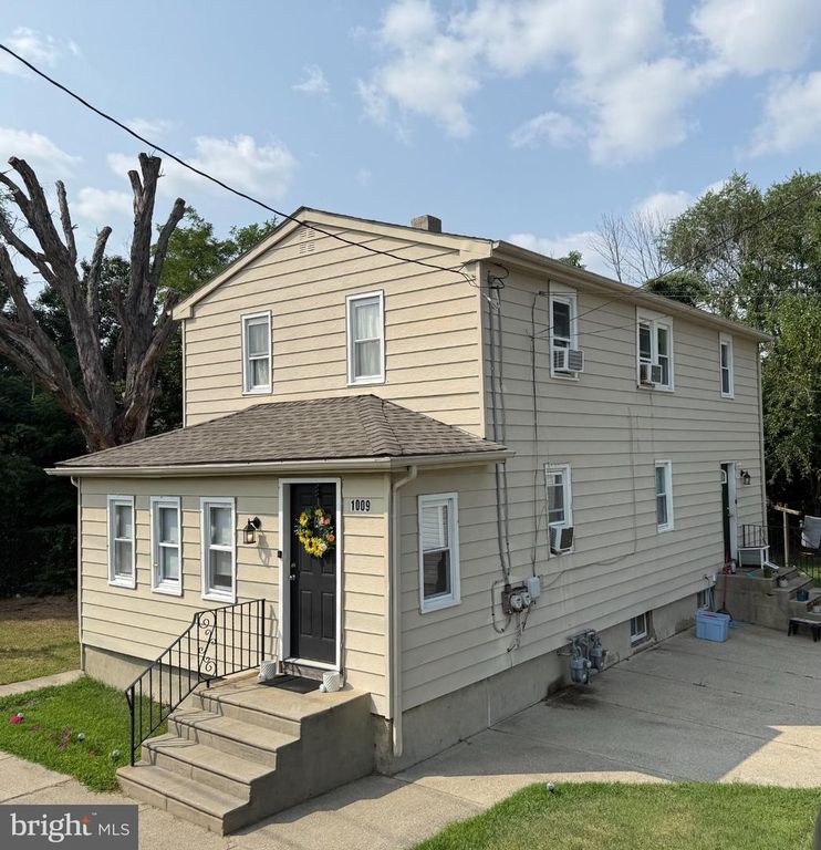 1009 HESSIAN, West Deptford, NJ 08093