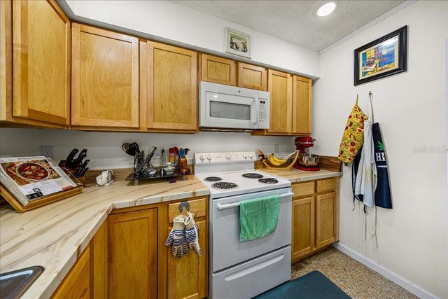 23177 SW BEACH BOULEVARD, Dunnellon, FL 34431